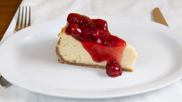 Cherry Topping Cheesecake.